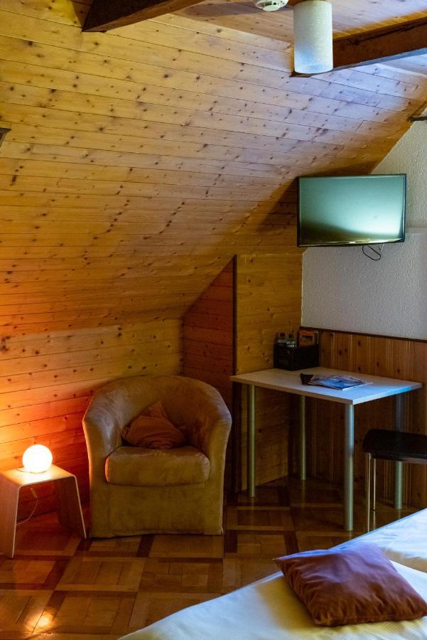 Auberge Du Prevoux Ле-Локль Экстерьер фото